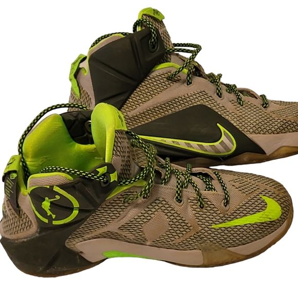 Nike LeBron Dunkmaster SIZE 6.5 YOUTH, Basketball Shoes Sneakers - Picture 4 of 16